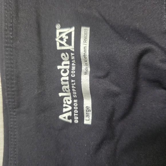 Avalanche Women's Sleek Black Cropped Pants - Picture 7 of 10